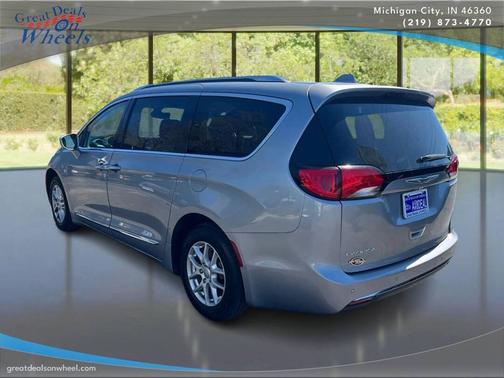 Billet Silver Metallic Clearcoat 2020 Chrysler Pacifica Touring L