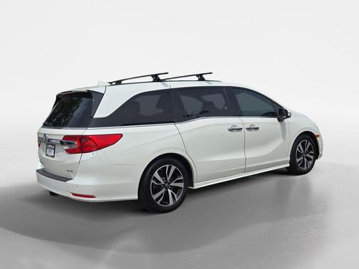 White Diamond Pearl 2019 Honda Odyssey Elite