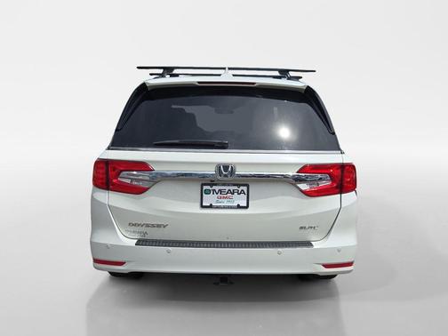 White Diamond Pearl 2019 Honda Odyssey Elite