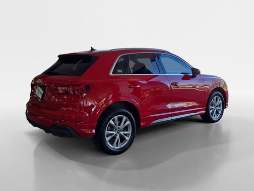 2024 Audi Q3 Premium 45 TFSI S line quattro Tiptronic