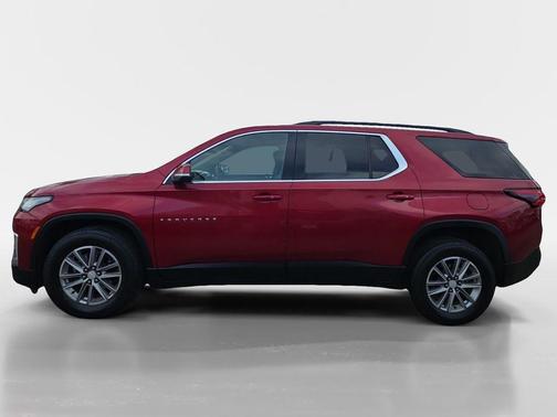 Radiant Red Tintcoat 2023 Chevrolet Traverse LT Cloth