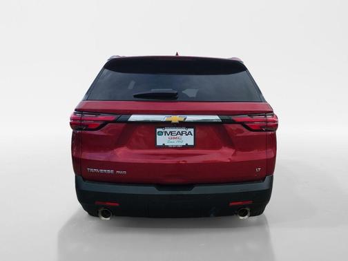 Radiant Red Tintcoat 2023 Chevrolet Traverse LT Cloth