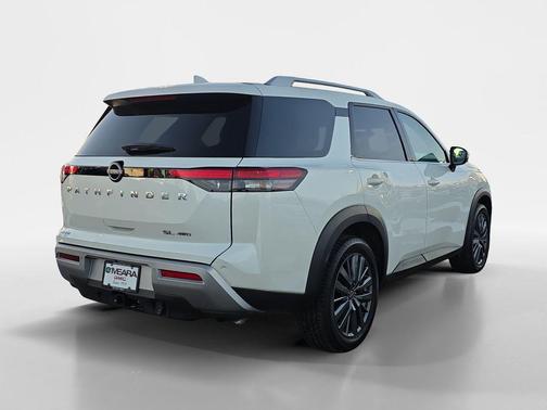 2024 Nissan Pathfinder SL 4WD