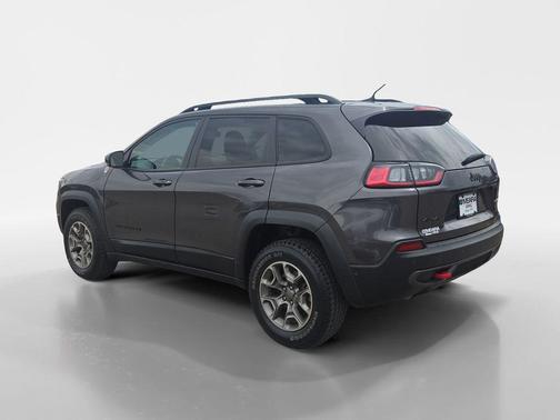 Granite Crystal Metallic Clearcoat 2023 Jeep Cherokee Trailhawk