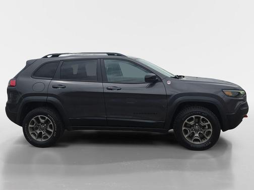 Granite Crystal Metallic Clearcoat 2023 Jeep Cherokee Trailhawk