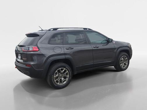 Granite Crystal Metallic Clearcoat 2023 Jeep Cherokee Trailhawk
