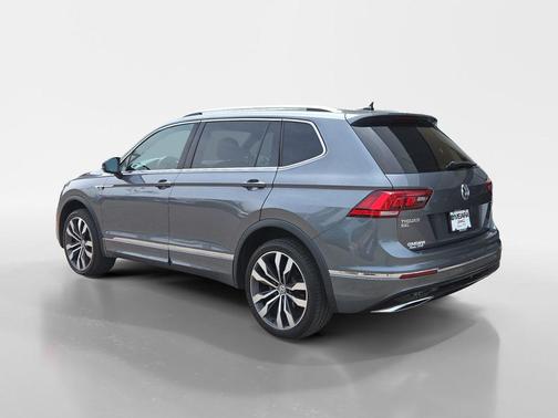 Platinum Gray Metallic 2021 Volkswagen Tiguan 2.0T SEL R-Line 4MOTION