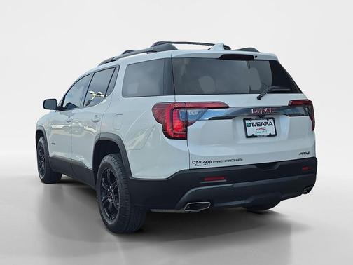 2023 GMC Acadia AWD AT4