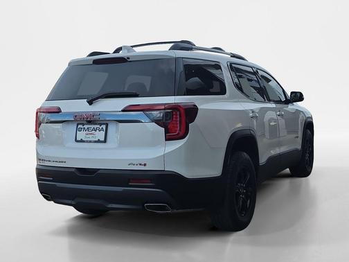 2023 GMC Acadia AWD AT4