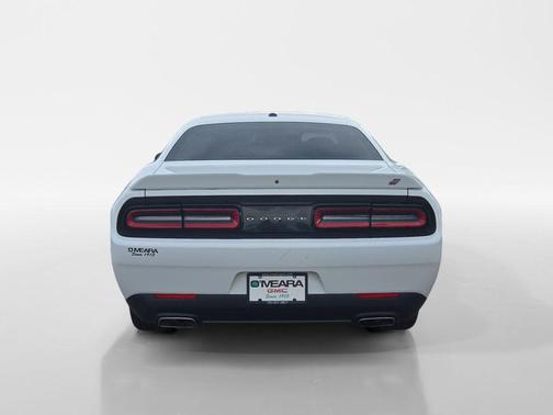 White Knuckle Clearcoat 2022 Dodge Challenger GT