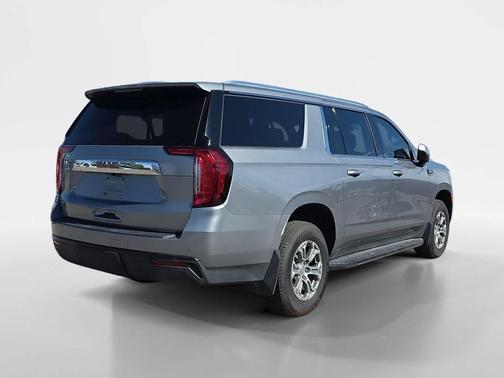 Sterling Metallic 2023 GMC Yukon XL SLE