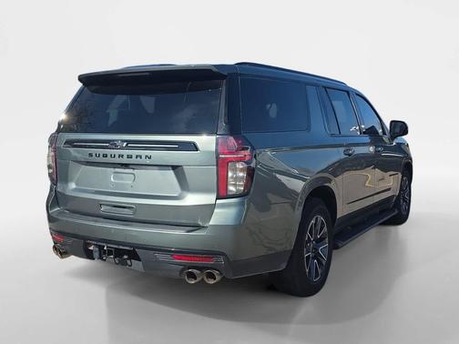 GREEN 2024 Chevrolet Suburban 4WD Z71
