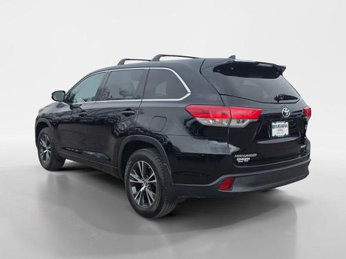 2017 Toyota Highlander LE Plus