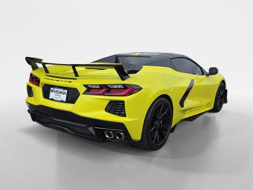 Accelerate Yellow Metallic 2022 Chevrolet Corvette Stingray w/3LT