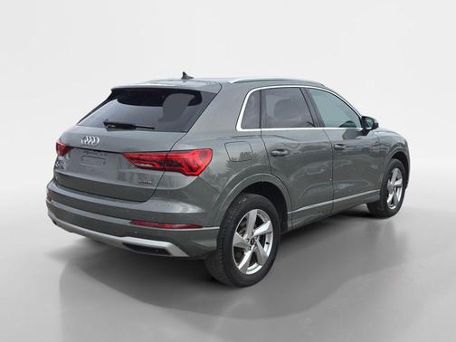 2022 Audi Q3 40 Premium