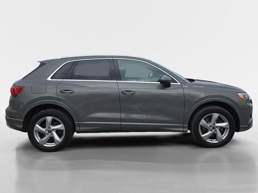 2022 Audi Q3 40 Premium
