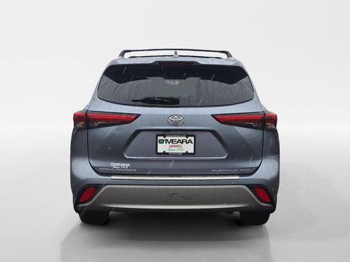 Moon Dust 2020 Toyota Highlander Platinum