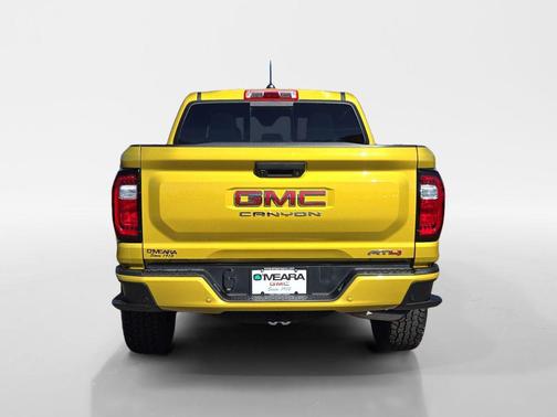 2023 GMC Canyon AT4