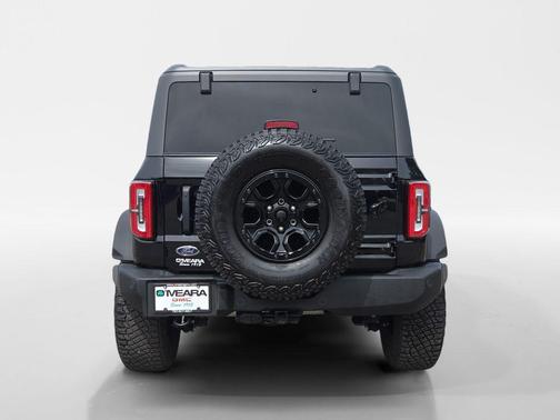 Shadow Black 2024 Ford Bronco Wildtrak
