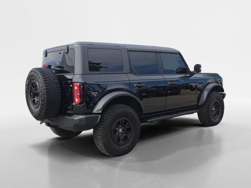 Shadow Black 2024 Ford Bronco Wildtrak