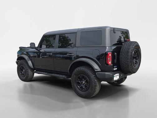 Shadow Black 2024 Ford Bronco Wildtrak