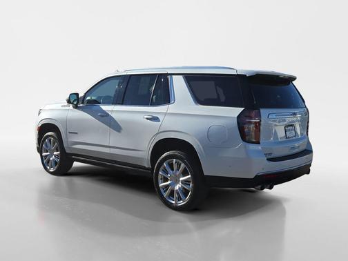 Iridescent Pearl Tricoat 2024 Chevrolet Tahoe 4WD High Country