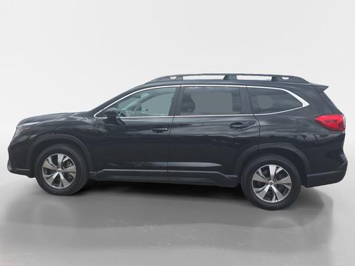 Crystal Black Silica 2024 Subaru Ascent Premium 7-Passenger