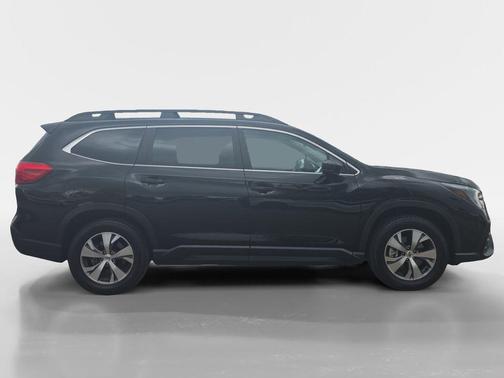 Crystal Black Silica 2024 Subaru Ascent Premium 7-Passenger