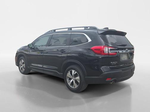 Crystal Black Silica 2024 Subaru Ascent Premium 7-Passenger