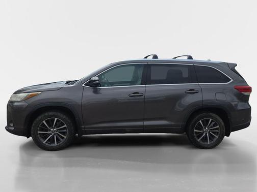 Predawn Gray Mica 2018 Toyota Highlander XLE