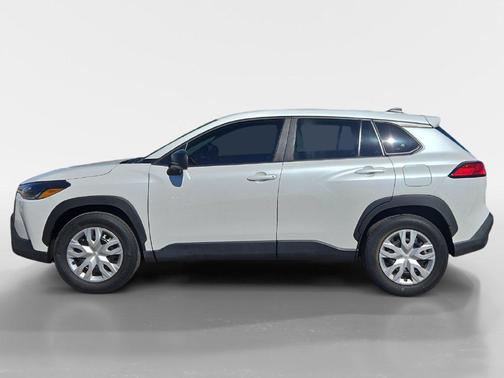 Pearl 2023 Toyota Corolla Cross L