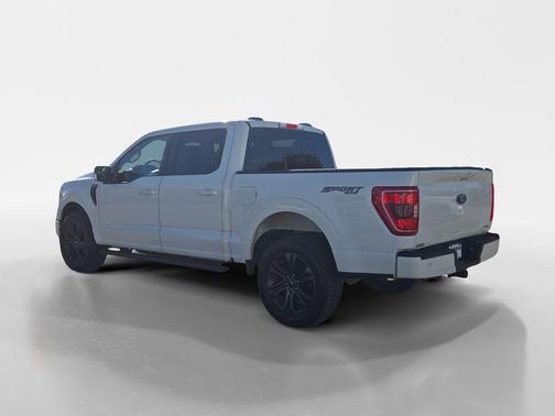 Oxford White 2022 Ford F-150 XLT