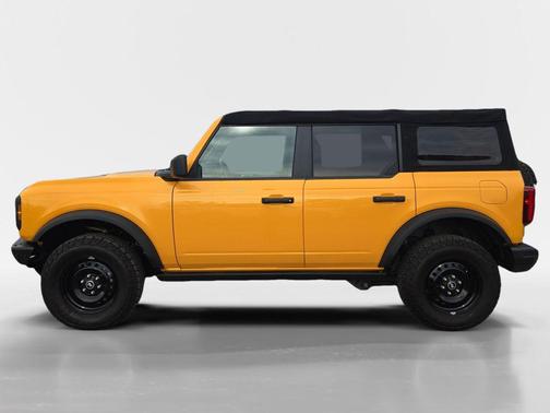 Cyber Orange Metallic Tricoat 2022 Ford Bronco Black Diamond