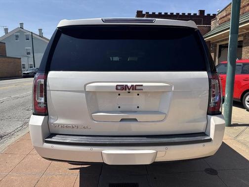 Champagne Silver Metallic 2015 GMC Yukon SLT