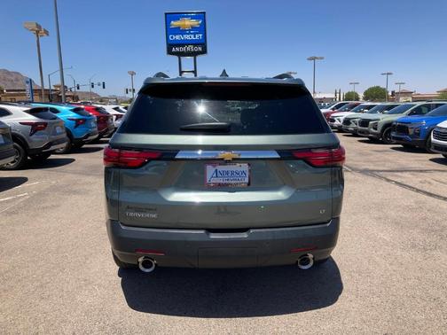 2023 Chevrolet Traverse LT Cloth