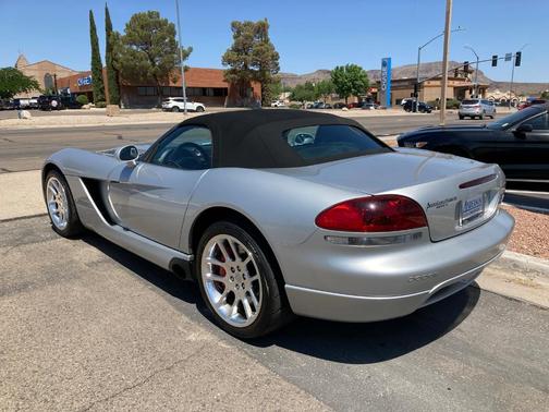 2004 Dodge Viper SRT-10
