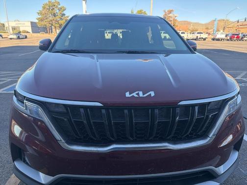 2023 Kia Carnival LX