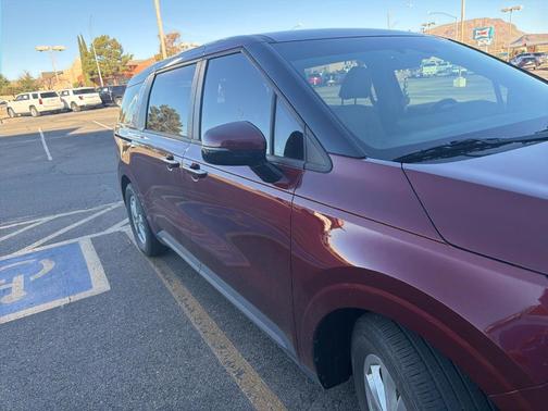 2023 Kia Carnival LX