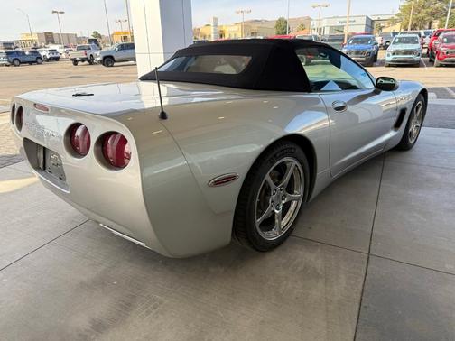 2004 Chevrolet Corvette Base