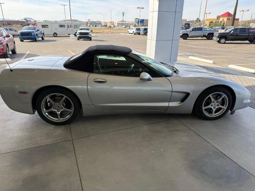 2004 Chevrolet Corvette Base