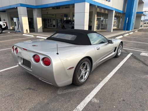 2004 Chevrolet Corvette Base
