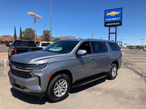 2023 Chevrolet Suburban LT