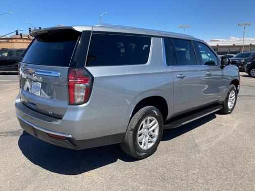 2023 Chevrolet Suburban LT
