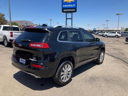 2017 Jeep Cherokee Overland