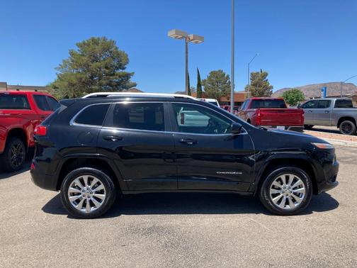 2017 Jeep Cherokee Overland