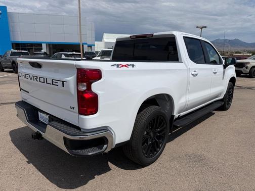 Summit White 2026 Chevrolet Silverado 1500 LT