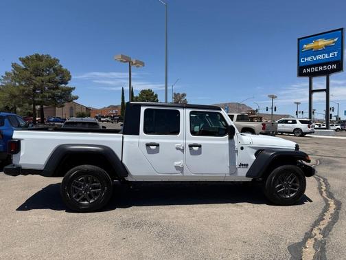 Bright White Clearcoat 2025 Jeep Gladiator Sport
