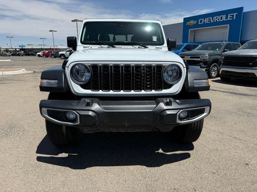 Bright White Clearcoat 2025 Jeep Gladiator Sport