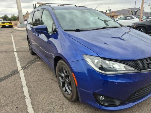 2020 Chrysler Pacifica Touring-L
