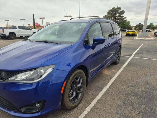 2020 Chrysler Pacifica Touring-L